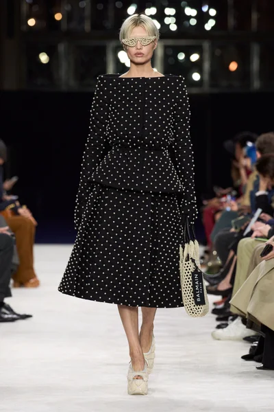 Look 15